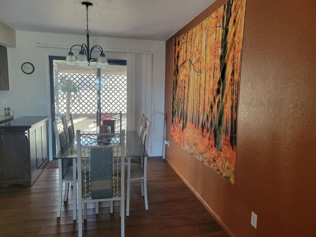 Foto del edificio - Long Term Furnished Home