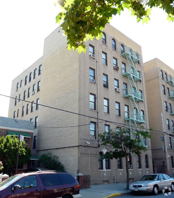 Building Photo - 1326 Commonwealth Ave