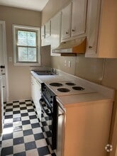 Building Photo - 600 University Ridge