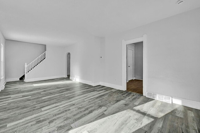 Building Photo - 3132 Elyria Ave