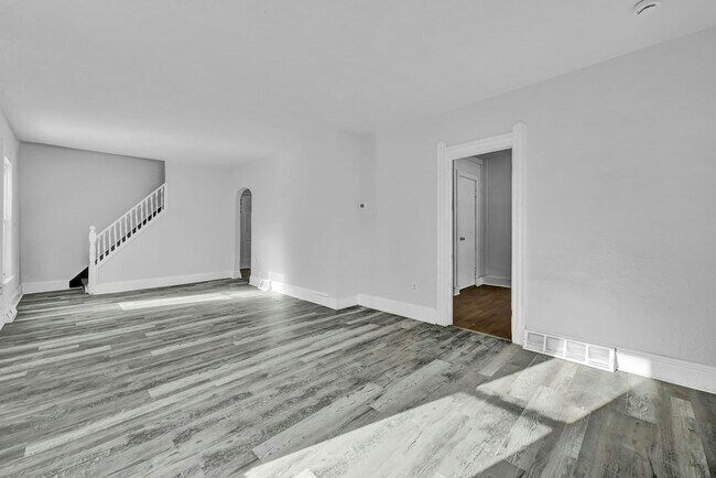 Foto del edificio - 3132 Elyria Ave