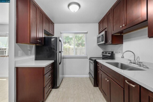 Foto del edificio - 1417 Berrellesa St