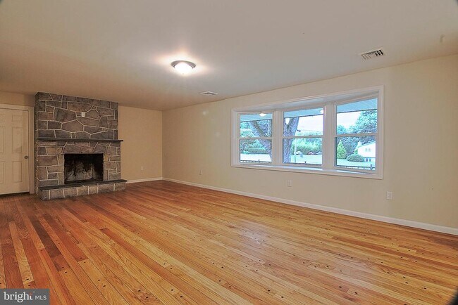 Foto del edificio - 1490 Chestnut Hill Rd