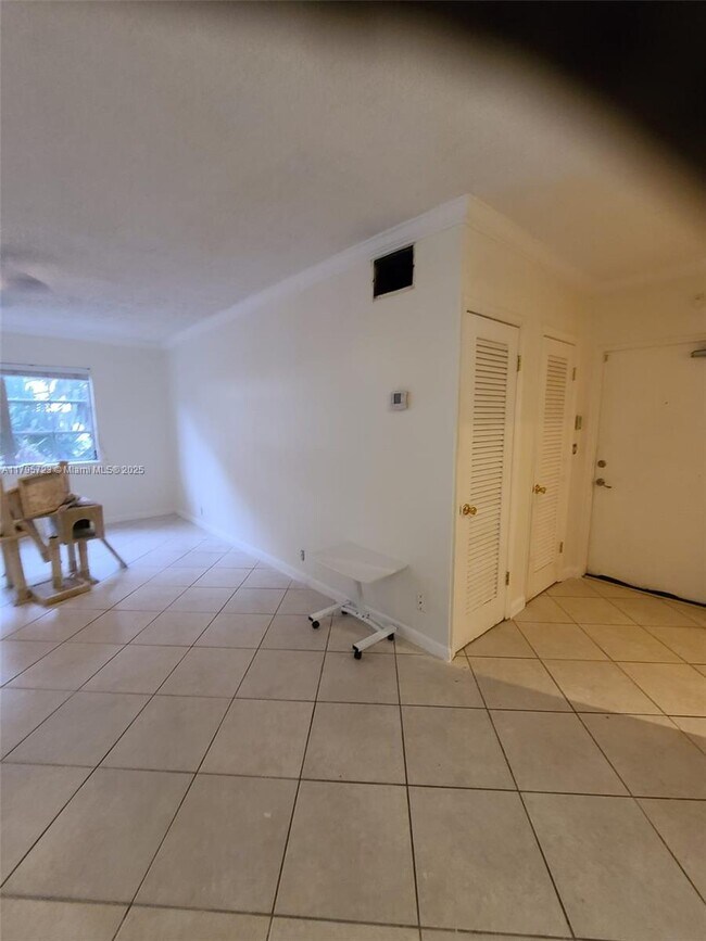 Foto del edificio - 2424 SE 17th St