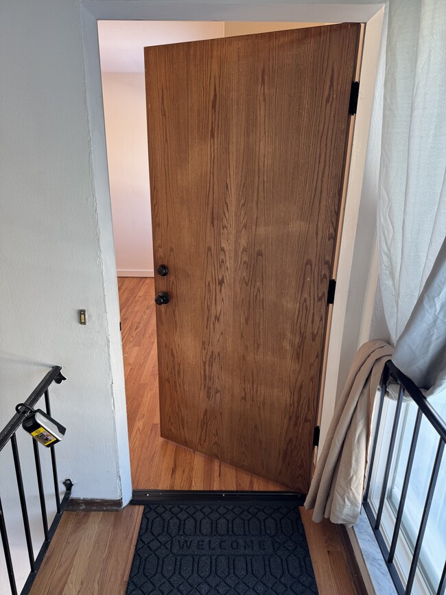 front entry - 3948 Brittany Cir