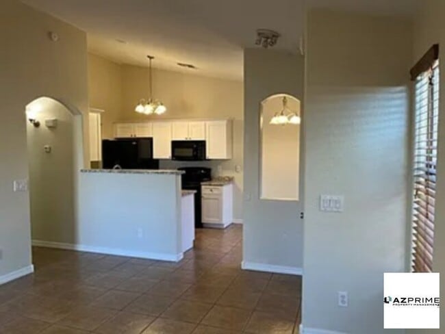 Building Photo - single story family home