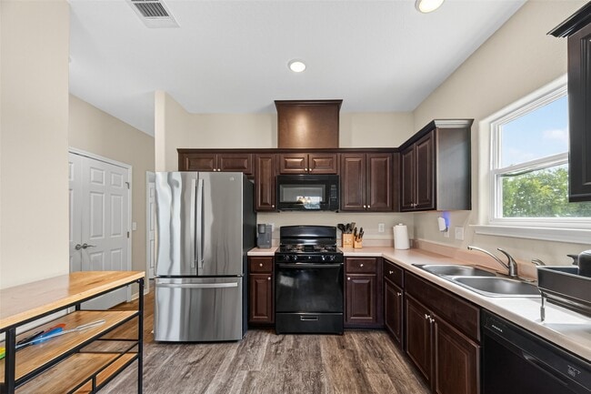 Foto del edificio - 1009 Niagara St