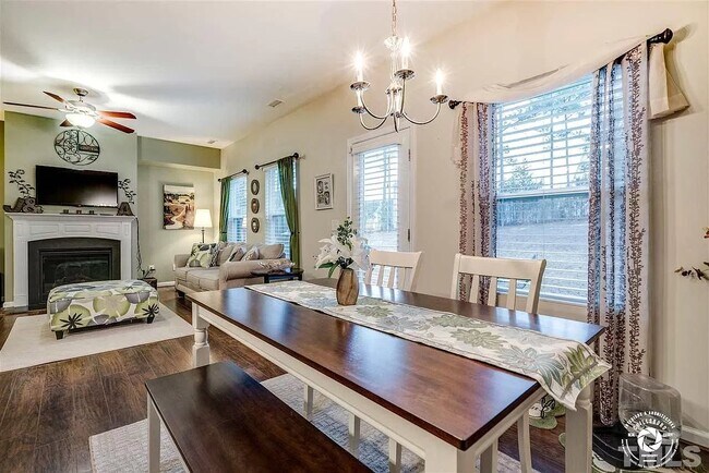Foto del edificio - 125 Golden Meadow Ct