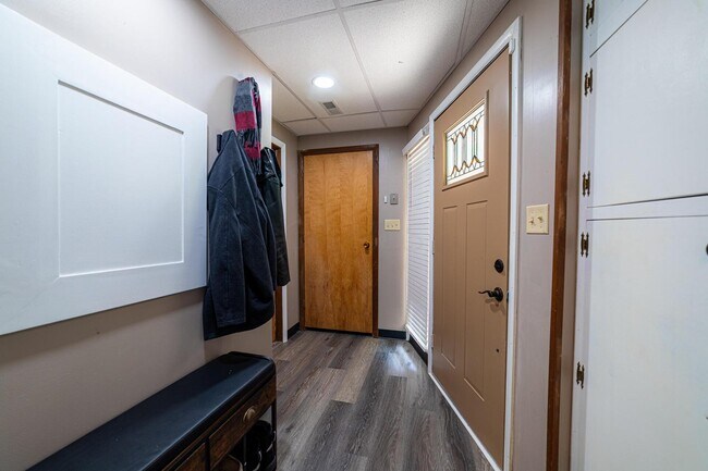 Building Photo - 516 McIntosh Dr