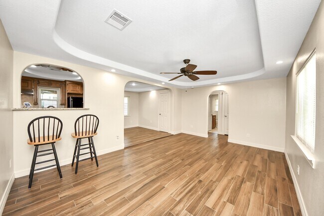 Foto del edificio - 8925 Homewood Ln