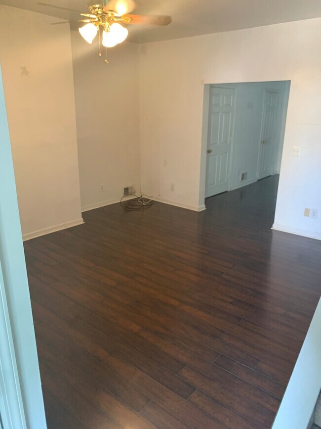 Foto del edificio - Two Bedroom/1.5 Bath in the Heart of Mt. W...
