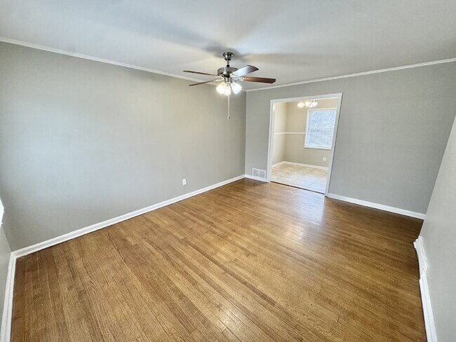 Building Photo - 4555 Willow Rd