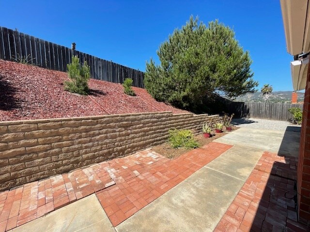Building Photo - 726 Honeydew Ln