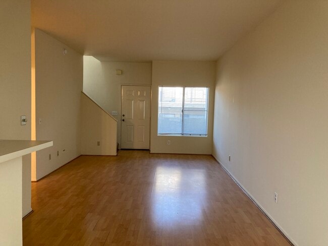 Living Room - 89 Roosevelt S Ave