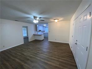 Building Photo - 5609 Vista Bonita Dr N