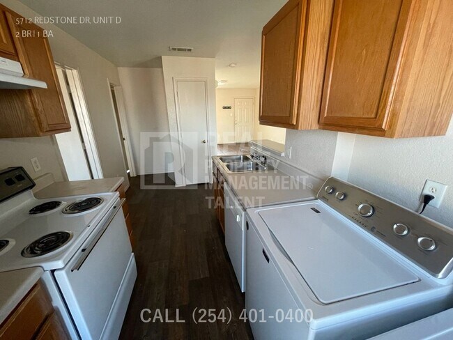 Foto del edificio - 5712 Redstone Dr
