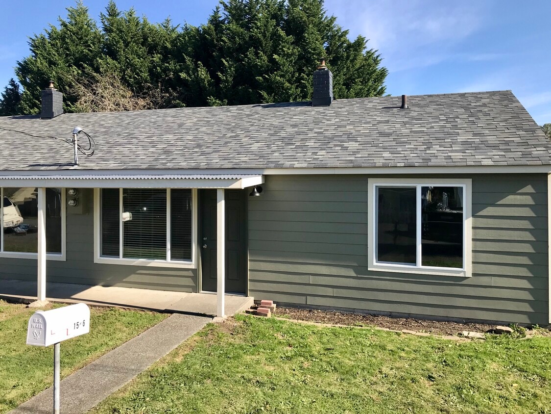 1546 N Rainier Ave, Bremerton, WA 98312 Townhome Rentals in Bremerton