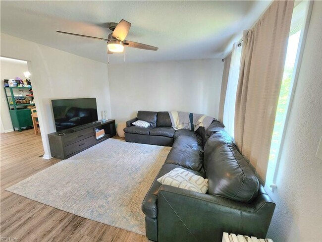 Foto del edificio - Charming 3 bedroom 2 bath in Manor View