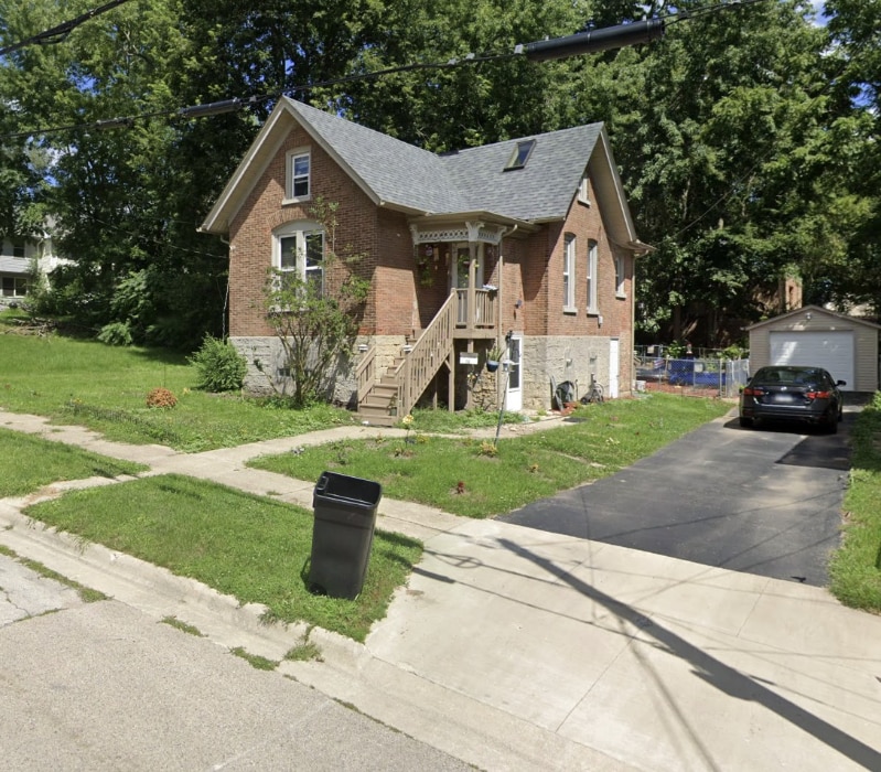 Building Photo - 718 S 5th St