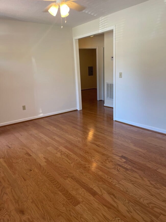 Building Photo - Charming Home in the Heart of the Congaree...