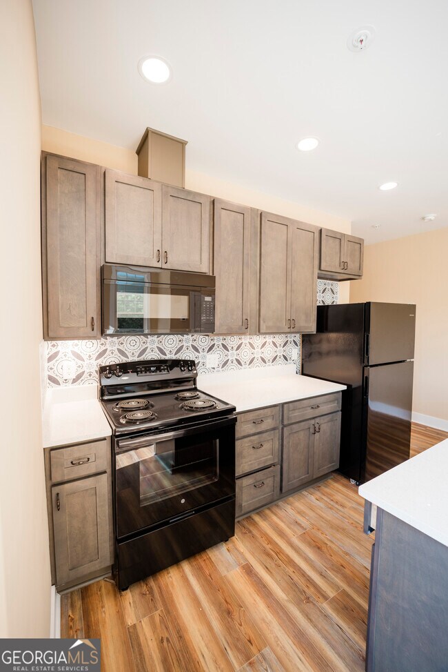 210 W 8th St Unit 2, Tifton, GA 31794 Room for Rent in Tifton, GA