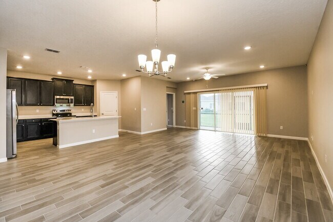 Foto del edificio - 11333 Oyster Creek Rd