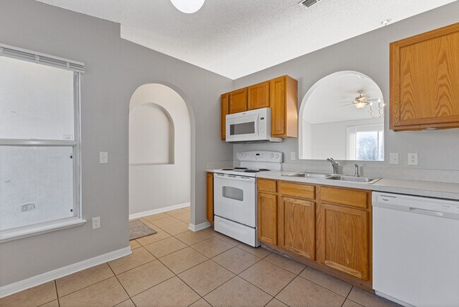 Building Photo - Charming home for RENT in Groveland