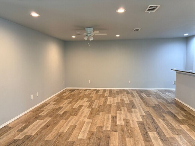 Foto del edificio - 1305 N Colton Ave