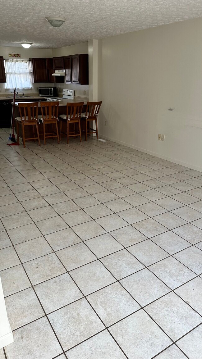 Foto del edificio - 1582 Meadow Spring Dr