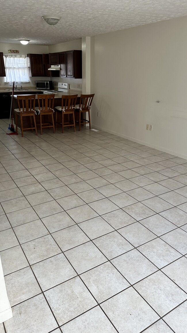 Building Photo - 1582 Meadow Spring Dr