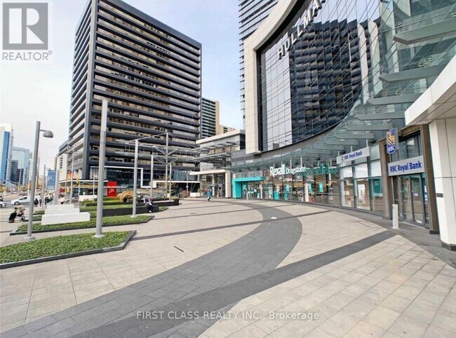 Photo du bâtiment - 5 Sheppard Ave E