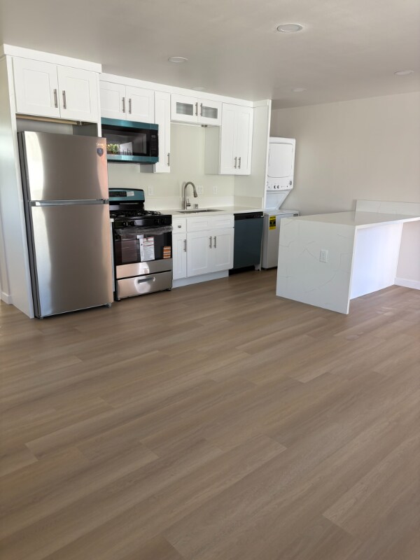 Foto principal - 2471 Terraine Ave