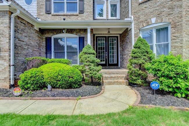 Building Photo - Beautiful, spacious home in Smyrna with Fi...