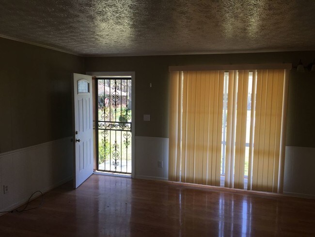 Foto del edificio - 850 King Rd