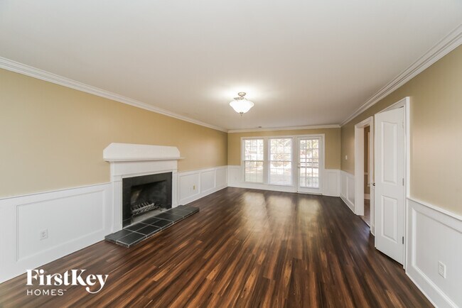 Building Photo - 8158 Creekside Cir S