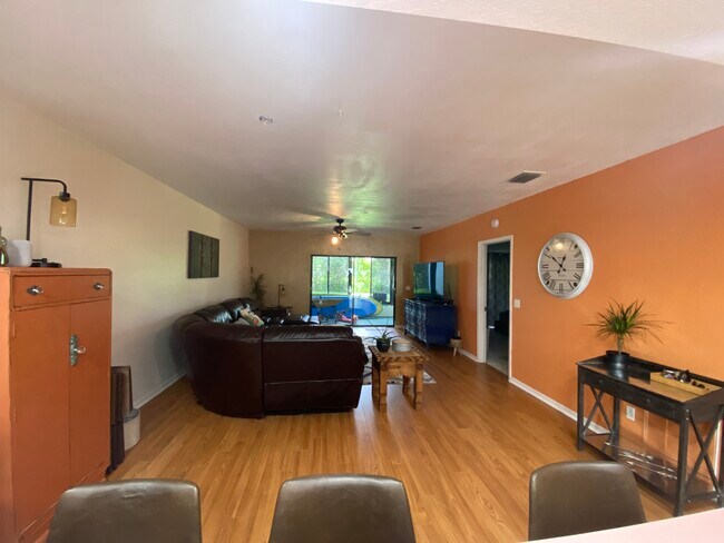 Large Living room - 6661 River Run Blvd