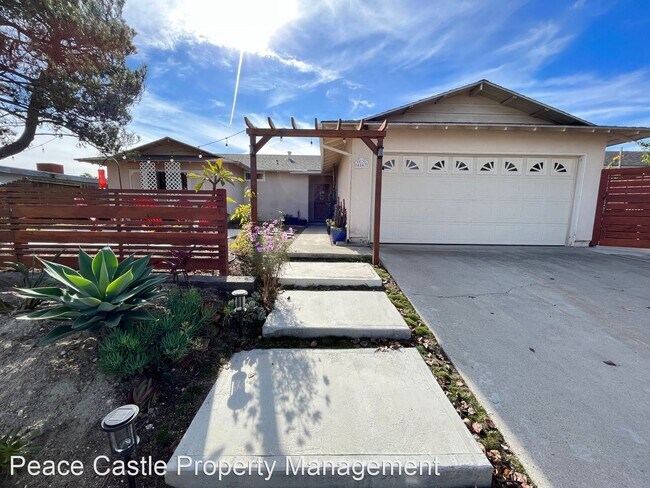 Foto del edificio - 4 br, 2 bath House - 4047 Vista Calaveras St