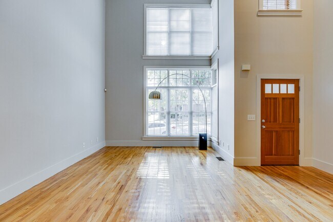 Foto del edificio - 1038 9th Ave N