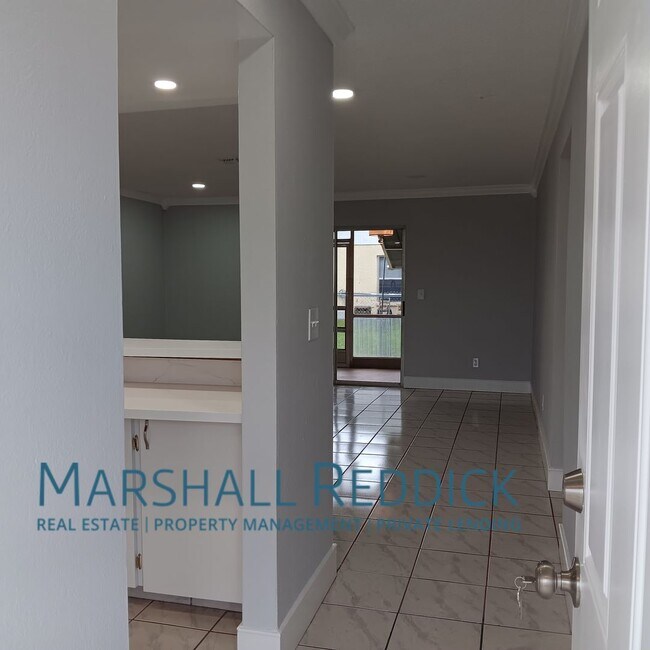 Foto del edificio - Charming 2 Bedroom, 2 Bath Duplex in a Gre...