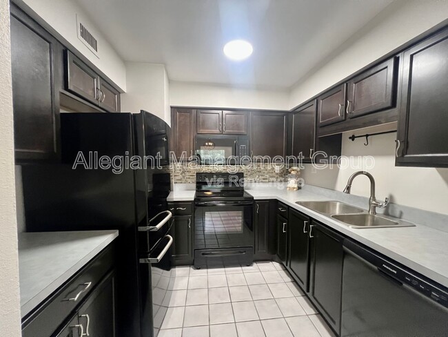 Foto del edificio - 3007 George Mason Ave