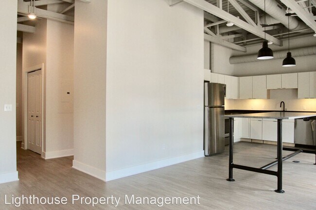 Foto del edificio - 708 Wealthy St SE