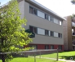 Building Photo - College Cove
