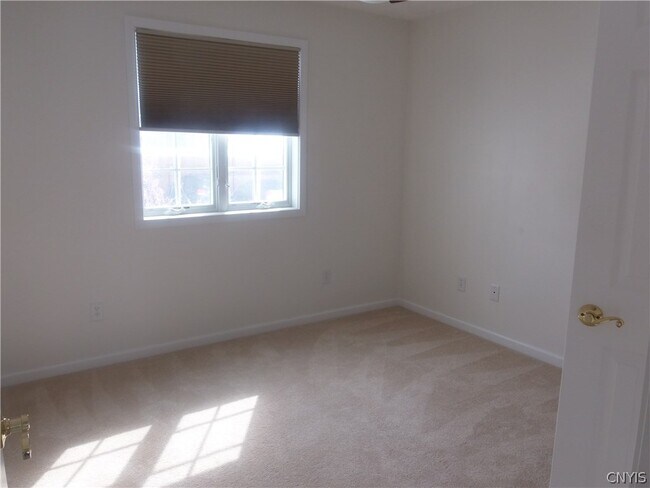 Foto del edificio - 34 Dockside Dr