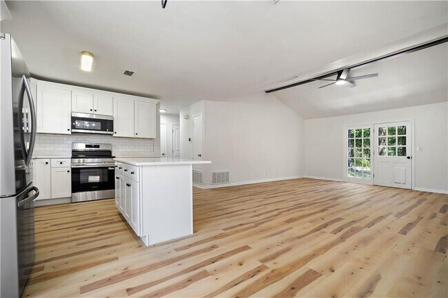 Foto del edificio - 4310 Red Creek Rd