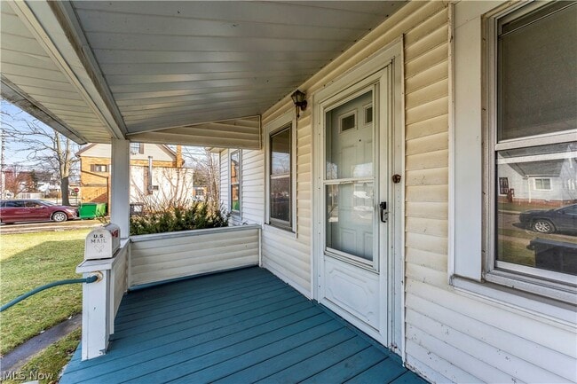 Building Photo - 19880 Tyronne Ave