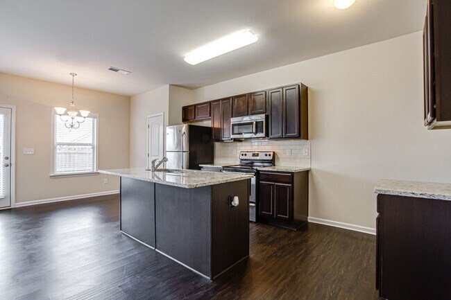 Building Photo - 3280 Garden Glade Ln