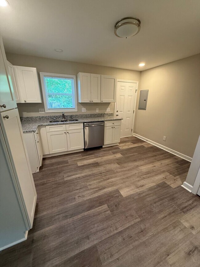 Foto del edificio - 116 Bennett Ct