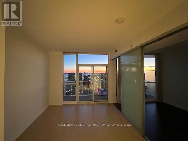 Photo du bâtiment - 75-4775 Queens Wharf Rd