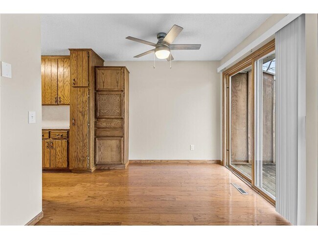 Foto del edificio - 6120 64th Ave N