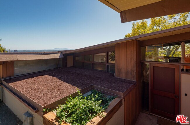 Foto del edificio - 12421 Deerbrook Ln